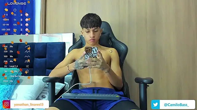 Snapshot of _CamiloBass chatting on February 8, 7:59 pm  CamiloBass online show from February 8, 7:59 pm