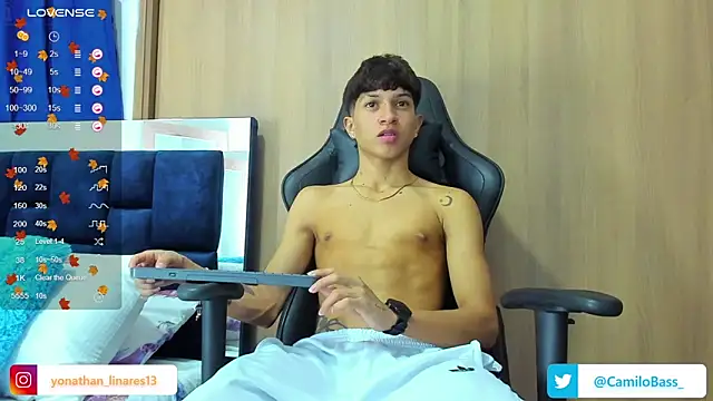 Snapshot of _CamiloBass chatting on February 13, 1:08 am  CamiloBass online show from February 13, 1:08 am