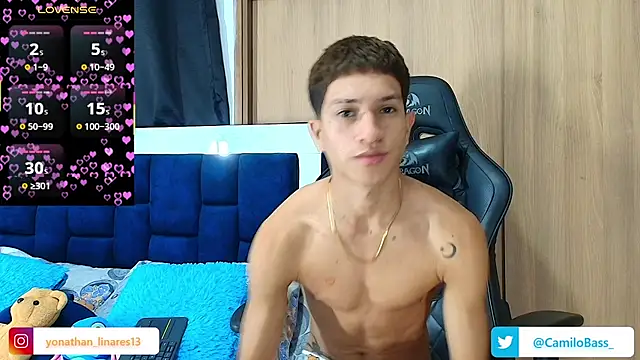 Snapshot of _CamiloBass chatting on October 8, 9:01 pm  CamiloBass online show from October 8, 9:01 pm