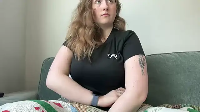 Snapshot of lilsbabyxo chatting on April 5, 11:40 am lilsbabyxo online show from April 5, 11:40 am