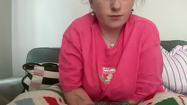 Snapshot of lilsbabyxo chatting on May 19, 4:57 pm lilsbabyxo online show from May 19, 4:57 pm