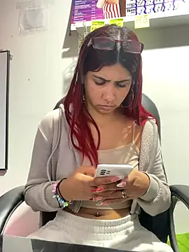 Snapshot of soy_sarah_ chatting on October 2, 9:27 am soy sarah online show from October 2, 9:27 am