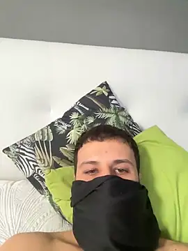 Snapshot of yayaya55598 chatting on December 28, 1:38 pm yayaya55598 online show from December 28, 1:38 pm