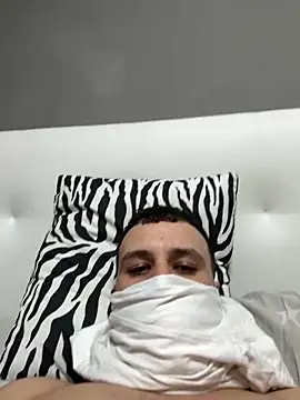 Snapshot of yayaya55598 chatting on February 22, 10:31 pm yayaya55598 online show from February 22, 10:31 pm