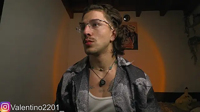 Valentino Xander online show from April 10, 1:11 am