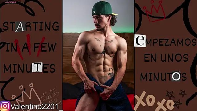 Snapshot of Valentino_Xander chatting on June 11, 11:47 pm Valentino Xander online show from June 11, 11:47 pm