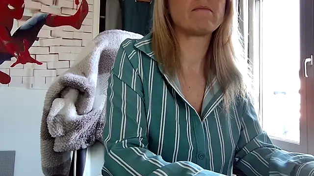 Snapshot of cassiehotsexy chatting on October 17, 7:55 am cassiehotsexy online show from October 17, 7:55 am