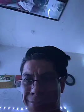 Snapshot of latino1986 chatting on January 30, 12:59 pm latino1986 online show from January 30, 12:59 pm