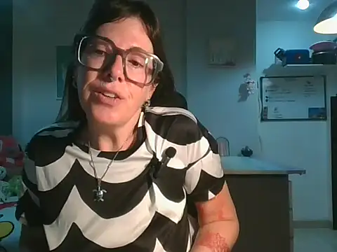 Snapshot of Calentandote chatting on May 23, 8:51 am Calentandote online show from May 23, 8:51 am