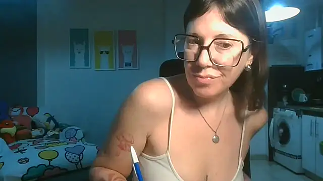 Snapshot of Calentandote chatting on July 28, 10:43 am Calentandote online show from July 28, 10:43 am