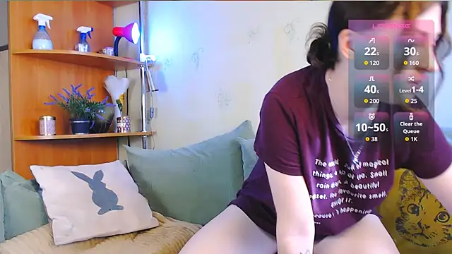 Snapshot of Caroline1995 chatting on October 28, 8:18 am Caroline1995 online show from October 28, 8:18 am