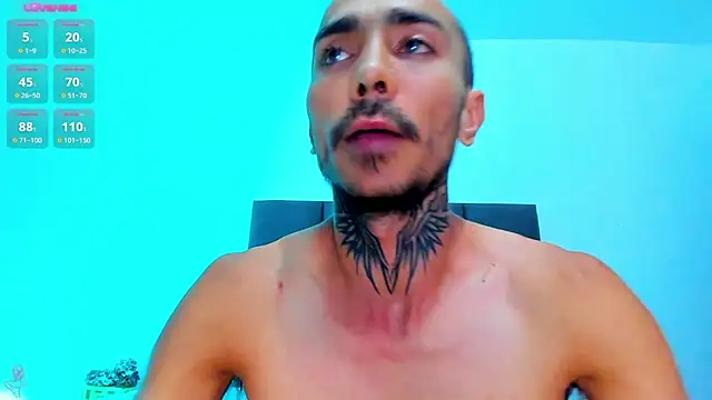 Snapshot of steven_hott8 chatting on June 27, 8:03 pm steven hott8 online show from June 27, 8:03 pm