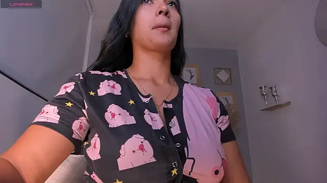 Snapshot of NatyFerrer_ chatting on May 15, 3:35 am NatyFerrer online show from May 15, 3:35 am