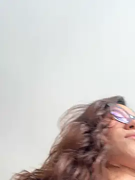 Snapshot of ValeriEvan chatting on June 1, 7:04 pm ValeriEvan online show from June 1, 7:04 pm