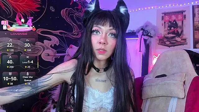 Snapshot of Alicedangerrr chatting on May 5, 1:02 am Alicedangerrr online show from May 5, 1:02 am