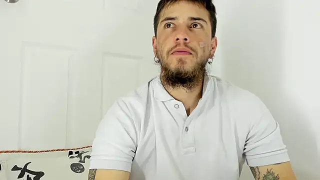 Snapshot of Beard_xox chatting on February 26, 1:48 am Beard xox online show from February 26, 1:48 am