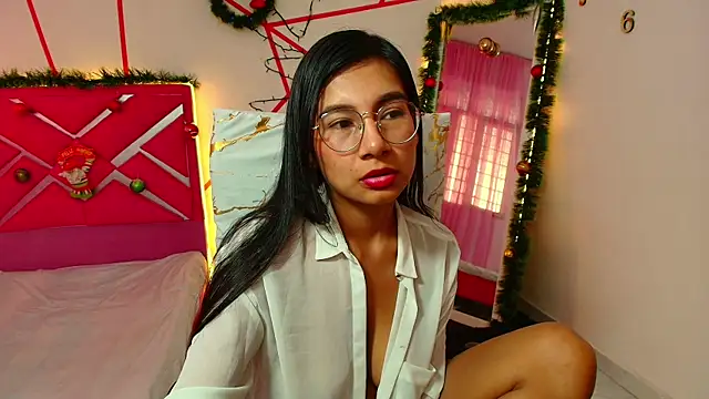 Snapshot of _Jessi29_ chatting on December 10, 9:54 pm  Jessi29  online show from December 10, 9:54 pm