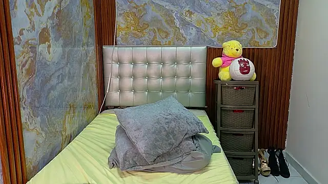 Snapshot of _Jessi29_ chatting on May 2, 9:20 pm Jessi29 online show from May 2, 9:20 pm