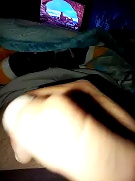 Snapshot of slawlargo01 chatting on February 4, 7:47 am slawlargo01 online show from February 4, 7:47 am