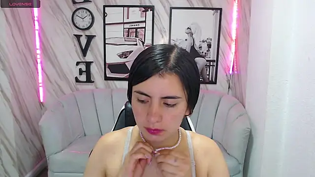  samantha b online show from December 27, 12:45 pm