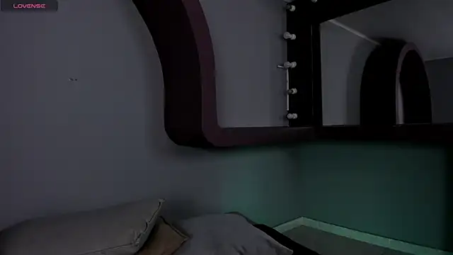 morganlake  online show from December 20, 3:35 am