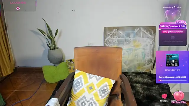 CharlotteLauren online show from May 21, 3:46 am