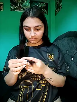 Nahiara velez online show from May 6, 10:59 pm