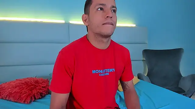 SophieRoyals online show from December 5, 4:12 pm