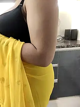 Snapshot of Diya_Chopra chatting on December 17, 5:07 am Diya Chopra online show from December 17, 5:07 am