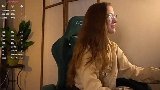 brendacom online show from October 8, 4:15 pm