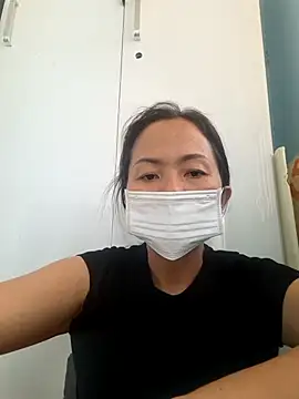 Snapshot of Baby-sexytits18 chatting on March 12, 4:30 am Baby-sexytits18 online show from March 12, 4:30 am