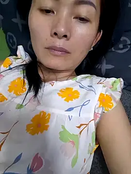 Snapshot of Baby-sexytits18 chatting on October 22, 1:00 pm Baby-sexytits18 online show from October 22, 1:00 pm