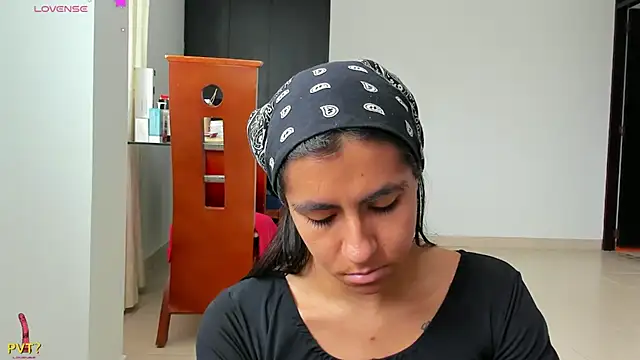 Kamilasalazar online show from February 14, 6:40 pm