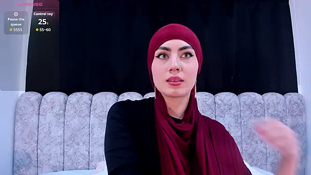 Snapshot of fatimarab chatting on April 24, 8:00 pm fatimarab online show from April 24, 8:00 pm