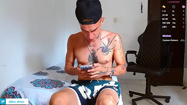 Snapshot of bray_hotboy777 chatting on May 31, 3:30 pm bray hotboy777 online show from May 31, 3:30 pm
