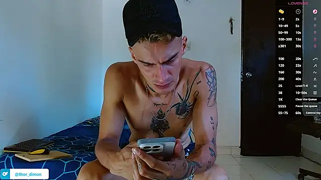 Snapshot of bray_hotboy777 chatting on June 27, 6:35 pm bray hotboy777 online show from June 27, 6:35 pm