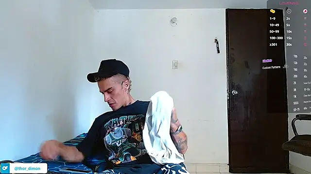 Snapshot of bray_hotboy777 chatting on July 2, 4:02 pm bray hotboy777 online show from July 2, 4:02 pm