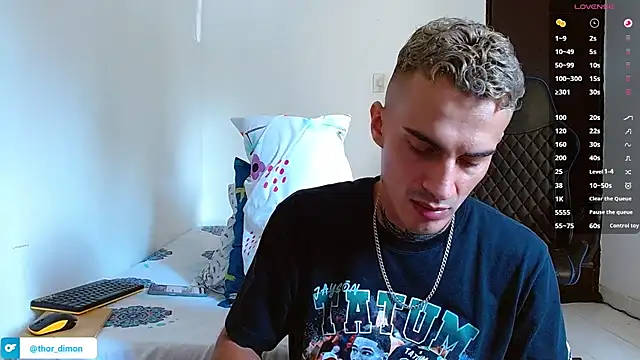 Snapshot of bray_hotboy777 chatting on July 10, 4:09 pm bray hotboy777 online show from July 10, 4:09 pm