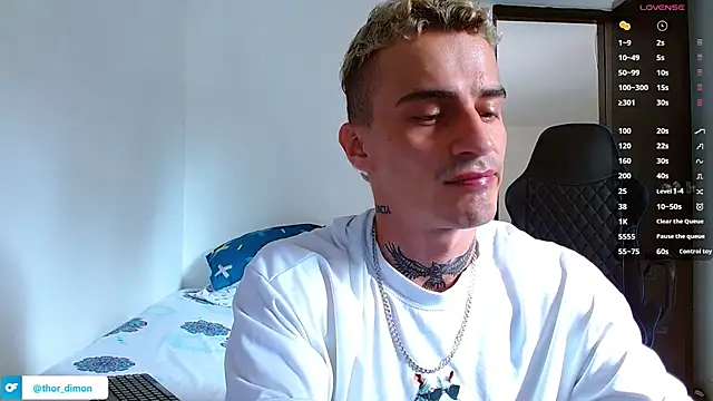Snapshot of bray_hotboy777 chatting on July 18, 4:11 pm bray hotboy777 online show from July 18, 4:11 pm