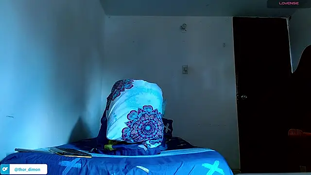 Snapshot of bray_hotboy777 chatting on July 29, 2:37 pm bray hotboy777 online show from July 29, 2:37 pm
