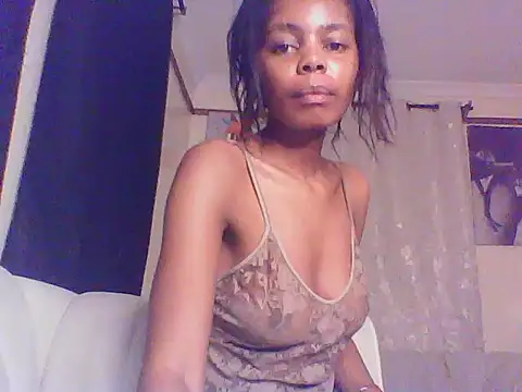 Snapshot of sweetanabella4 chatting on June 6, 10:03 pm sweetanabella4 online show from June 6, 10:03 pm
