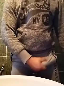 Snapshot of franko1987 chatting on January 12, 6:39 am franko1987 online show from January 12, 6:39 am