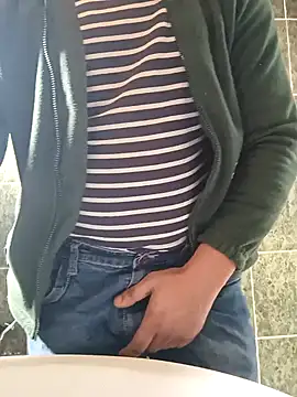 Snapshot of franko1987 chatting on January 18, 11:32 am franko1987 online show from January 18, 11:32 am