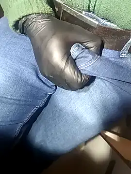 Snapshot of franko1987 chatting on January 28, 11:28 am franko1987 online show from January 28, 11:28 am