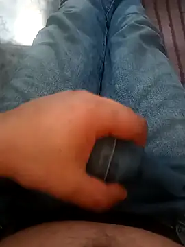 Snapshot of franko1987 chatting on February 11, 11:21 am franko1987 online show from February 11, 11:21 am