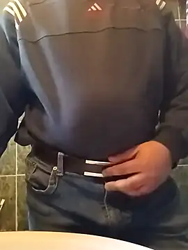 Snapshot of franko1987 chatting on February 13, 10:12 am franko1987 online show from February 13, 10:12 am