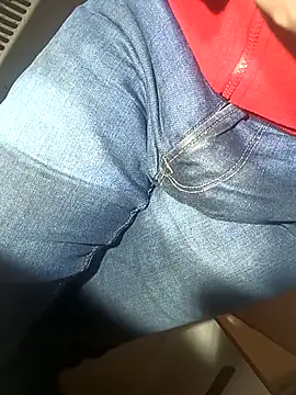 Snapshot of franko1987 chatting on February 21, 6:07 am franko1987 online show from February 21, 6:07 am