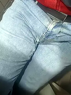 Snapshot of franko1987 chatting on February 22, 7:56 am franko1987 online show from February 22, 7:56 am