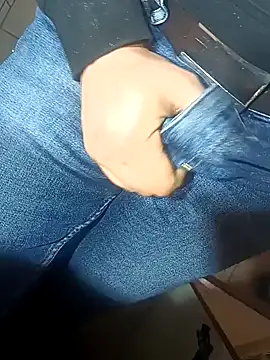 Snapshot of franko1987 chatting on February 25, 5:30 am franko1987 online show from February 25, 5:30 am