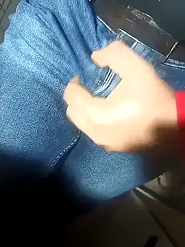 Snapshot of franko1987 chatting on February 26, 5:09 am franko1987 online show from February 26, 5:09 am